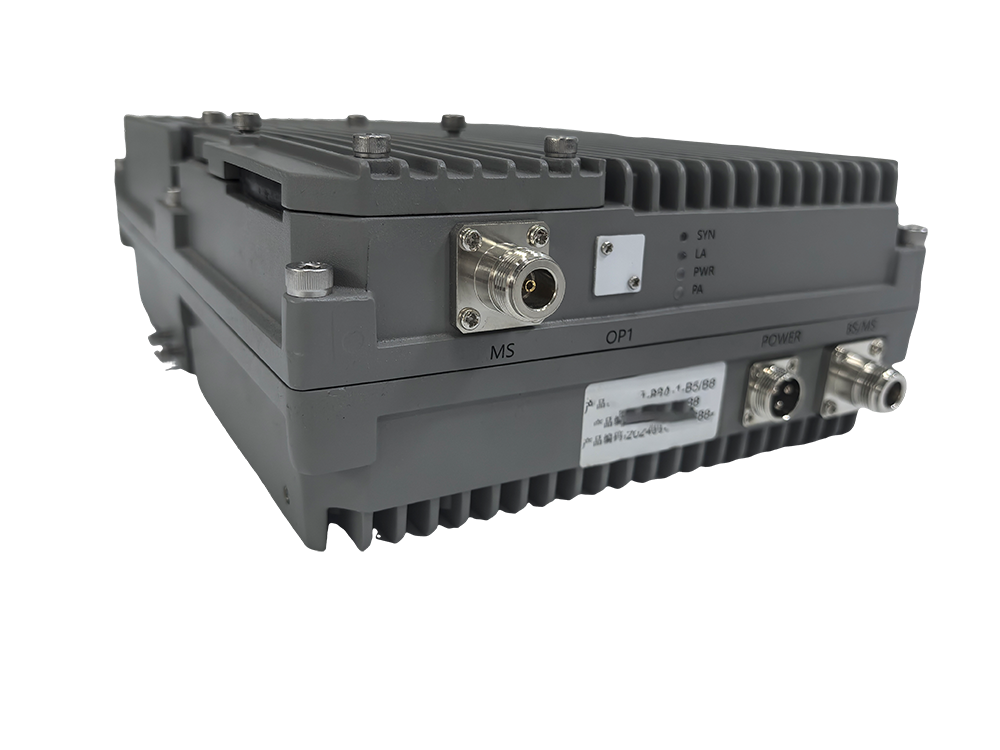  炉霍三频手机信号接收器2000㎡